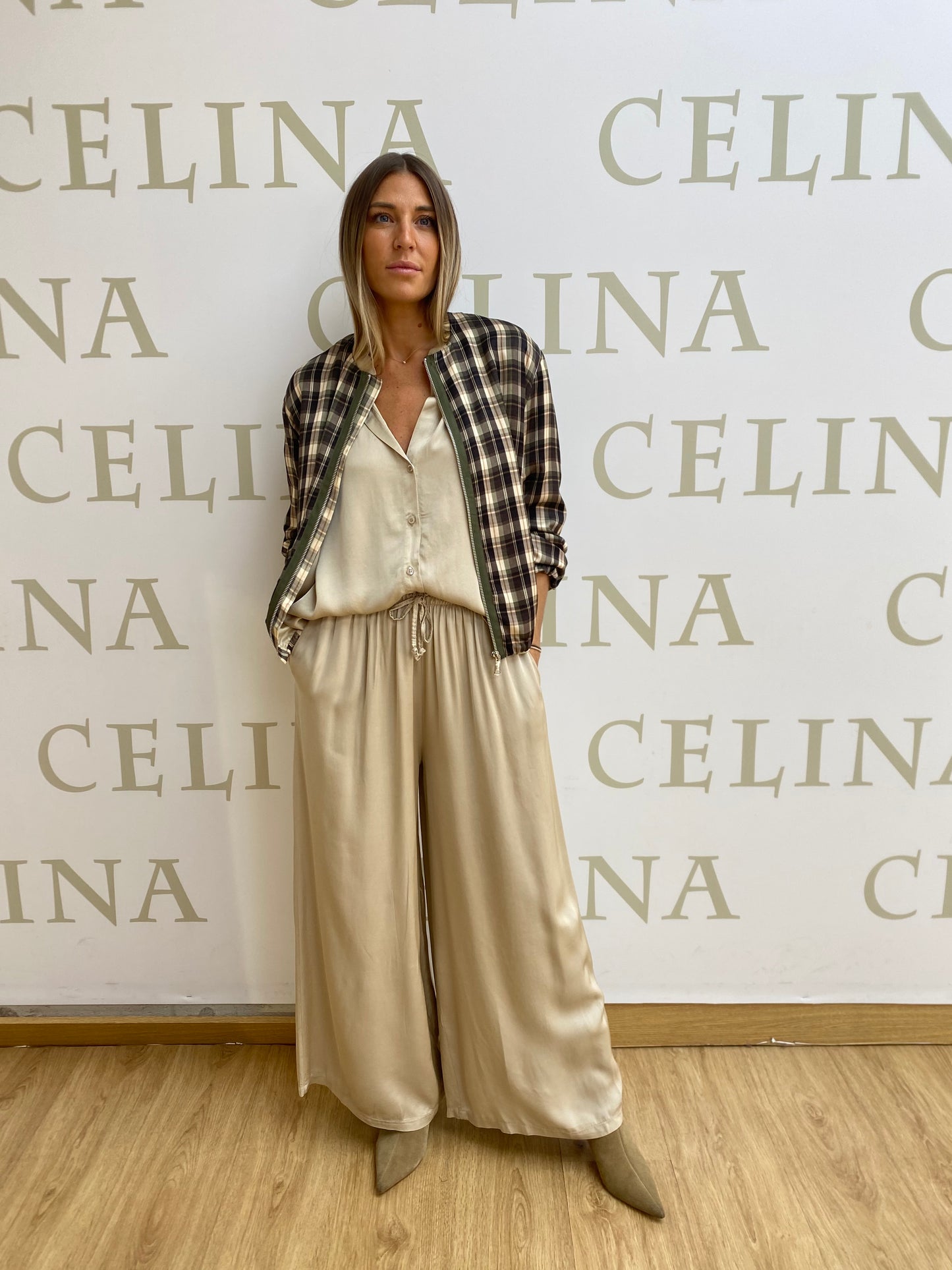 Pantalón Satinado Beige