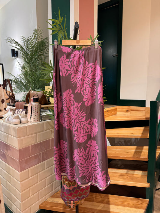 Falda Satinada Morada Estampado Hoja