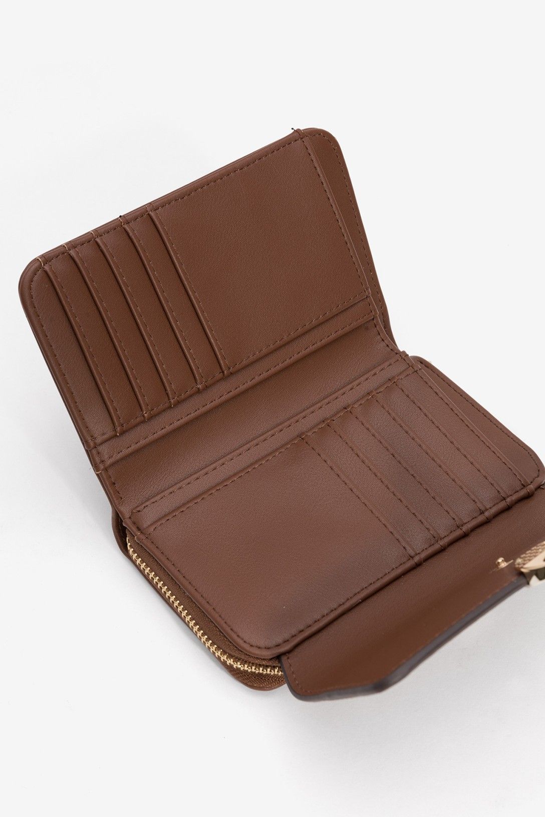 Cartera Marrón Detalle Dorado