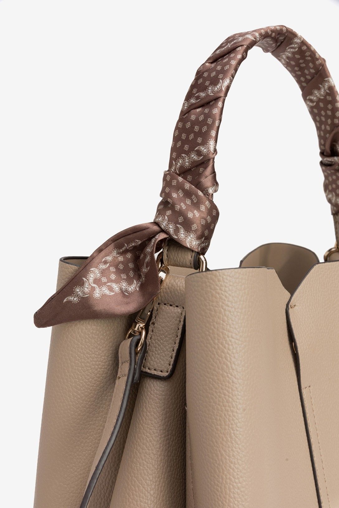 Bolso De Mano Con Correa y Pañuelo