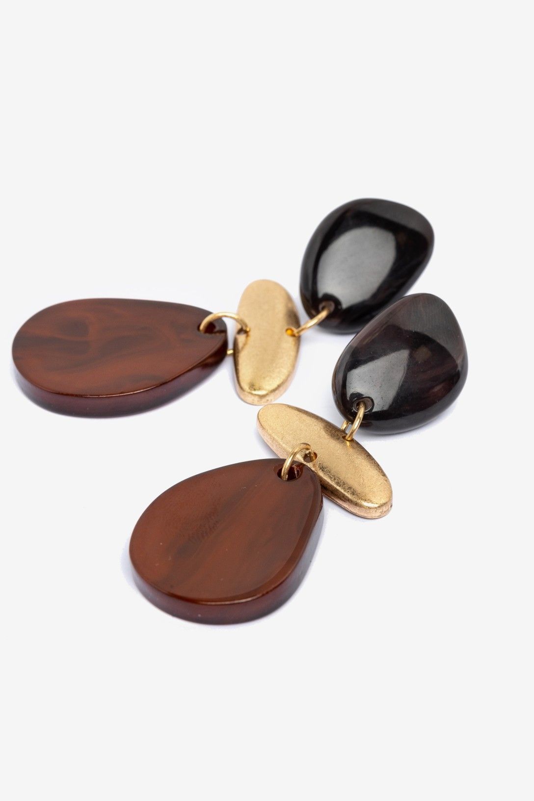 Pendientes Largos Pieza Superior Negra, Dorado y Marrón