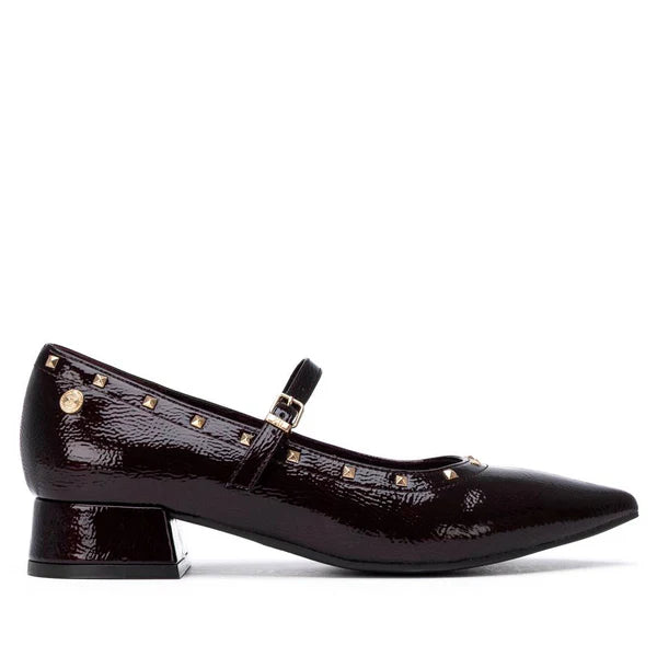 Zapato Charol Con Tachuelas Burdeos