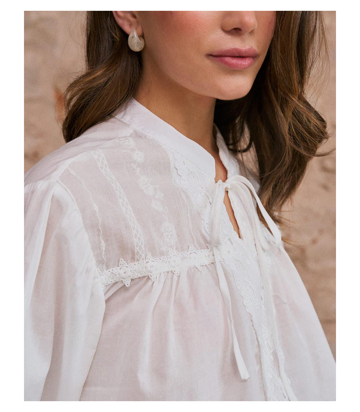 Camisa Bordado Escote Lucinda