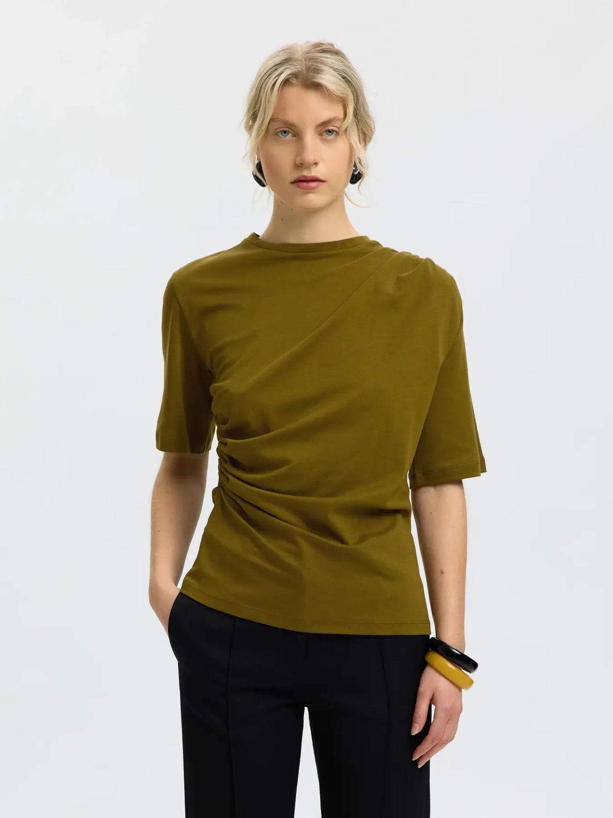 Camiseta Básica Kaki Frunces
