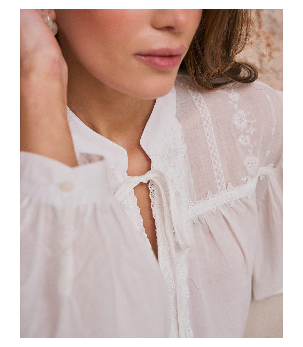 Camisa Bordado Escote Lucinda