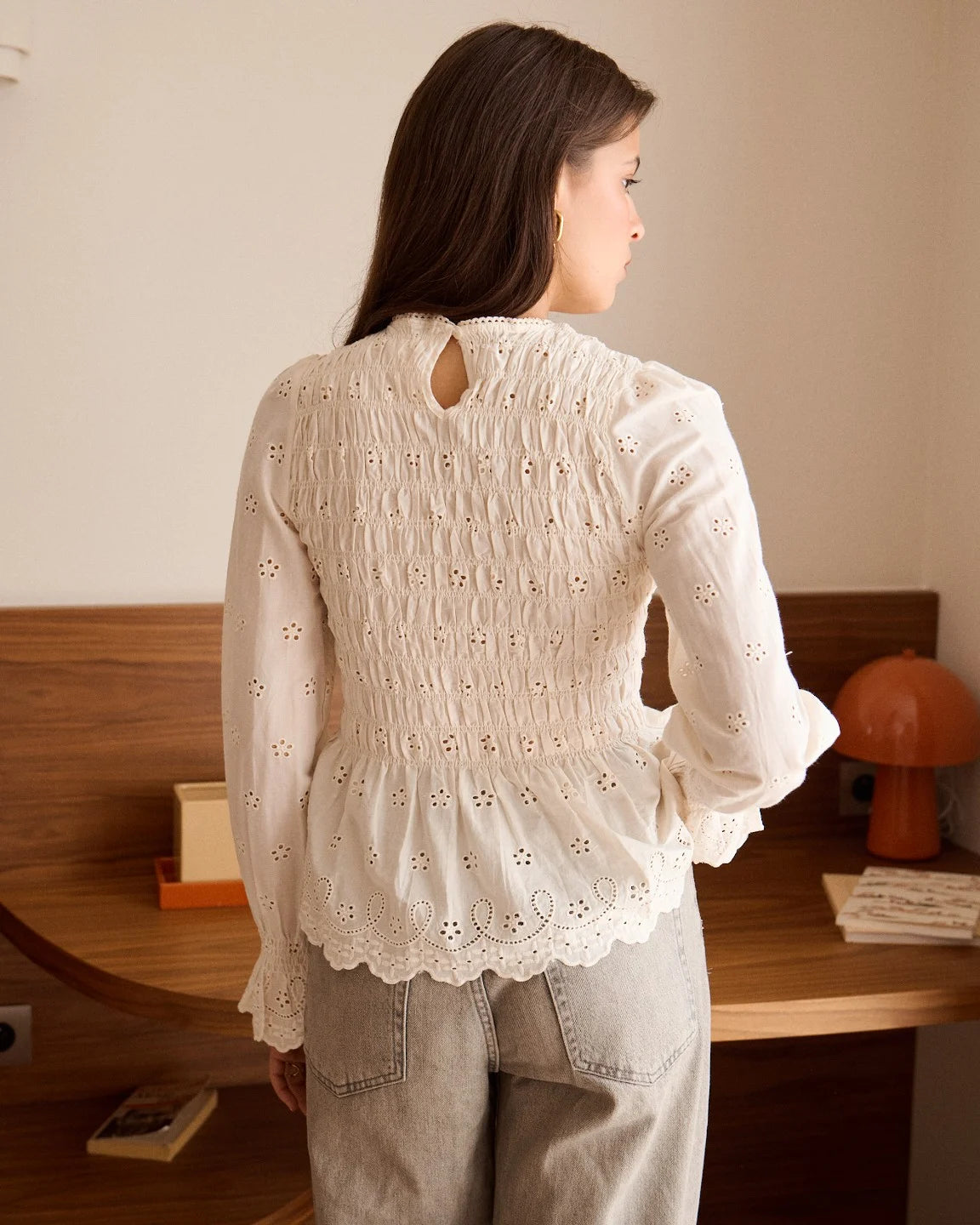 Blusa Con Bordado Inglés y Frunces
